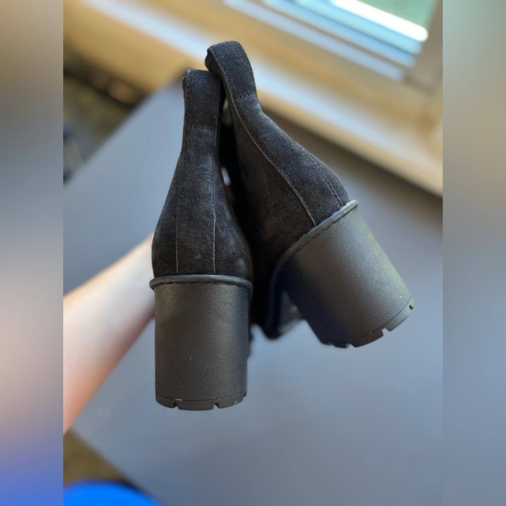 Vince. Heeled Suede Chelsea Boot- 6 - Picture 7 of 10